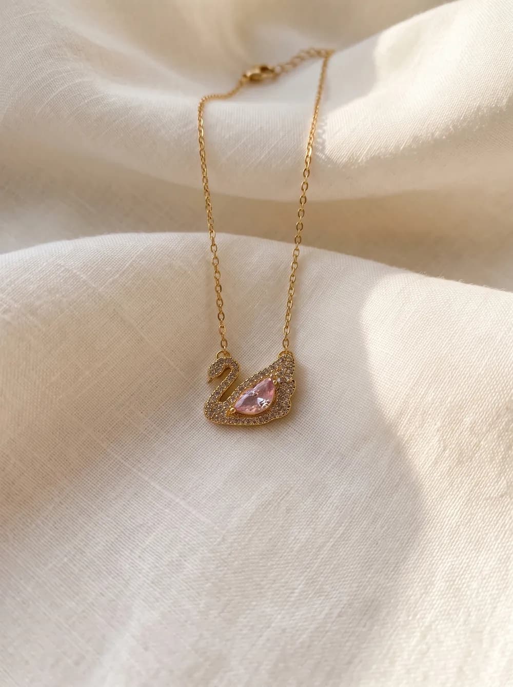 Pembe Taşlı Kuğu Kolye
